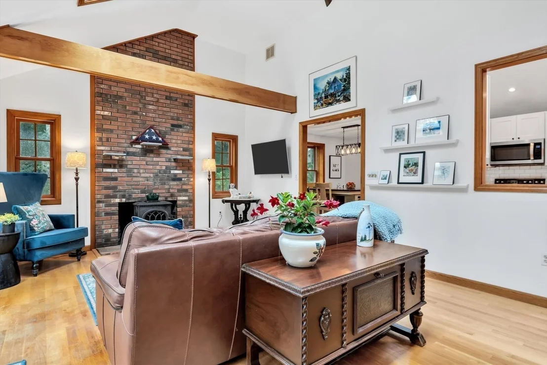 Photo of 8 Golf Link Cir