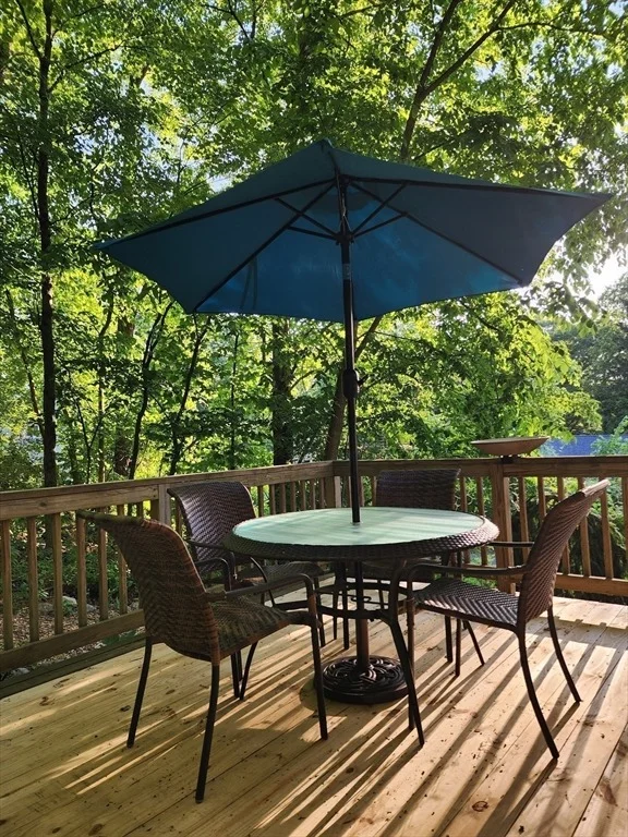 Photo of 497 Riverside Dr