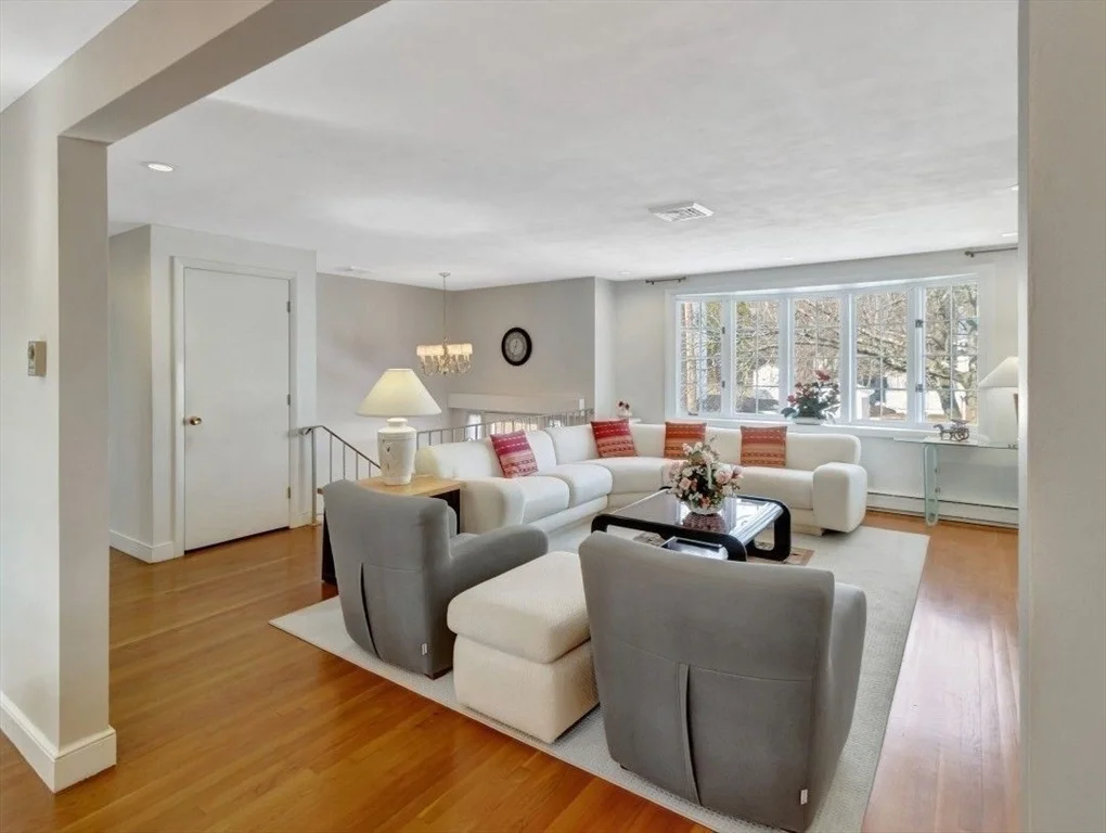 Photo of 22 Susan Dr