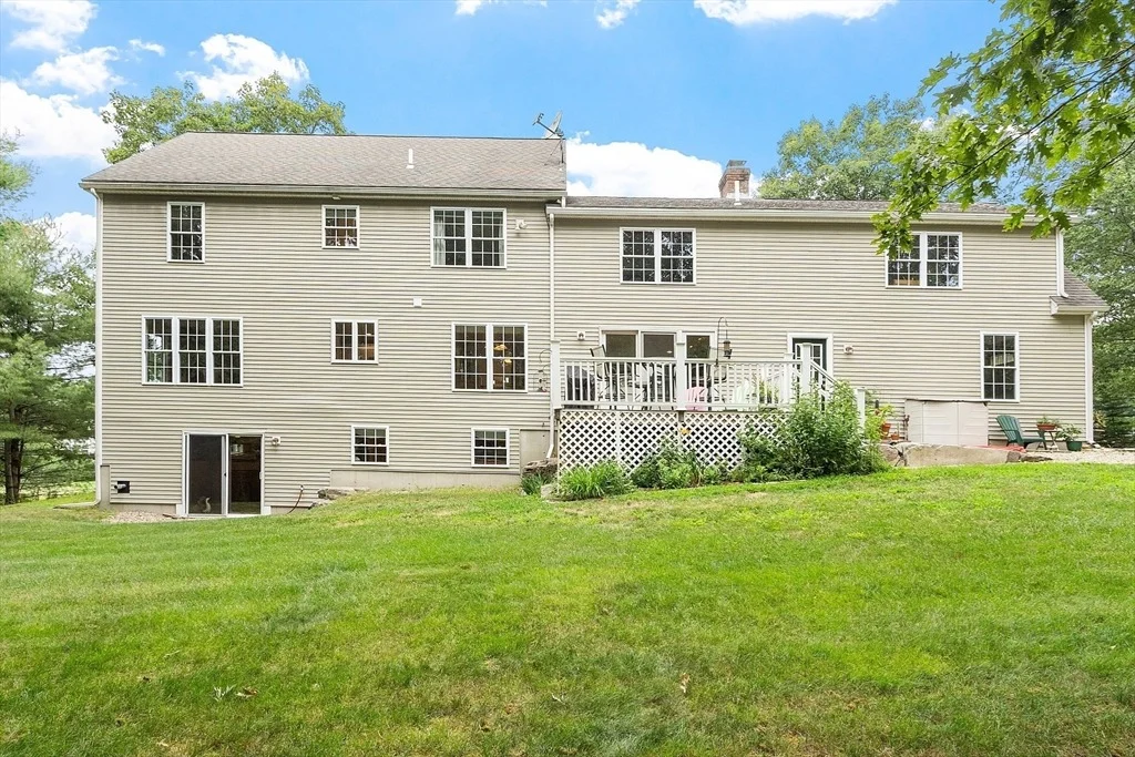Photo of 6 Winterberry Ln