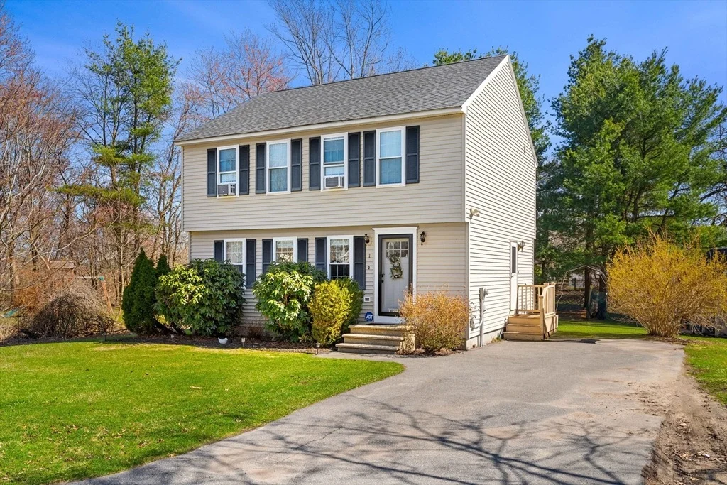 Photo of 1 Lady Slipper Ln