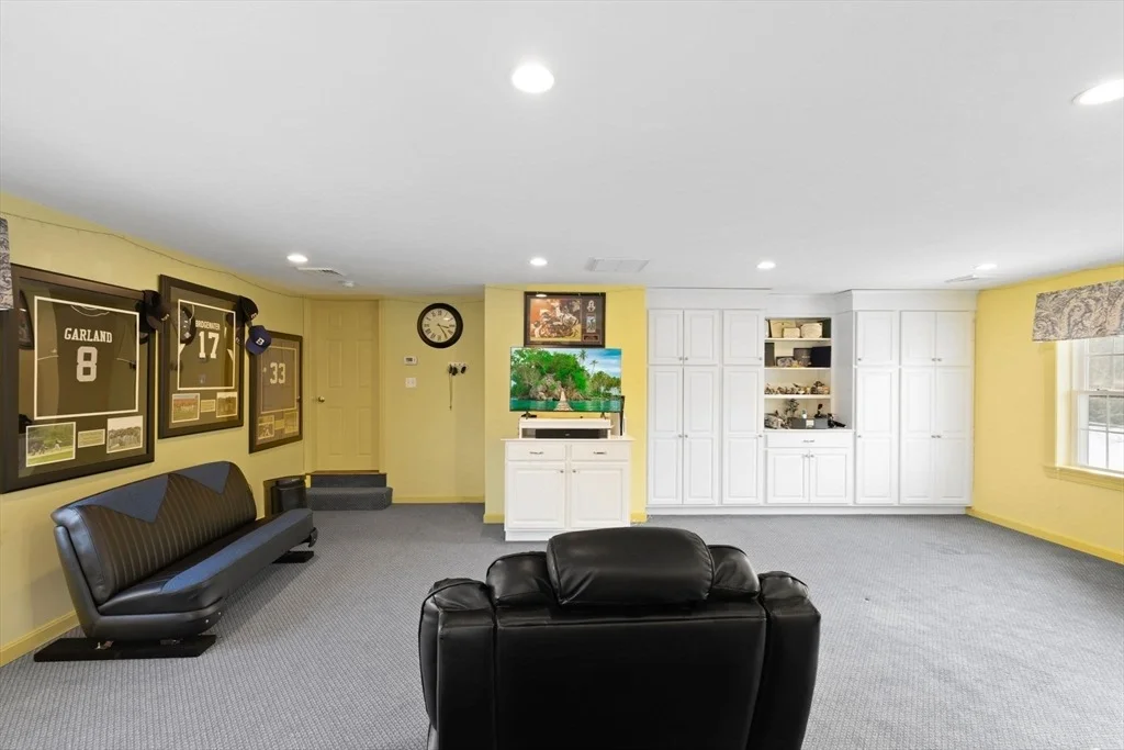 Photo of 40 Tabway Ln