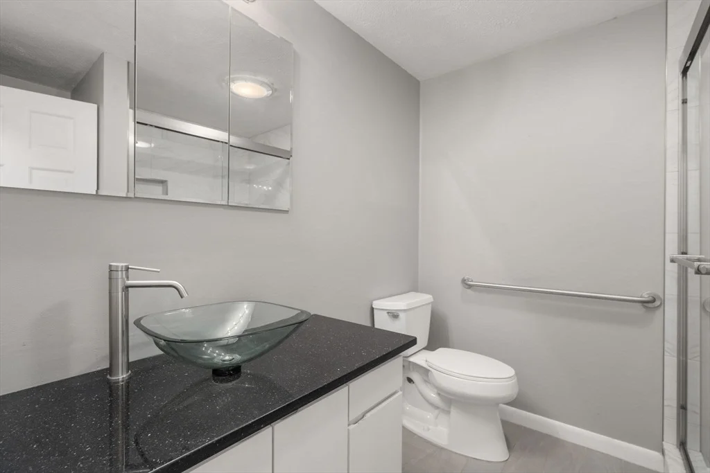 Photo of Unit 205 at 31 Blithewood Ave