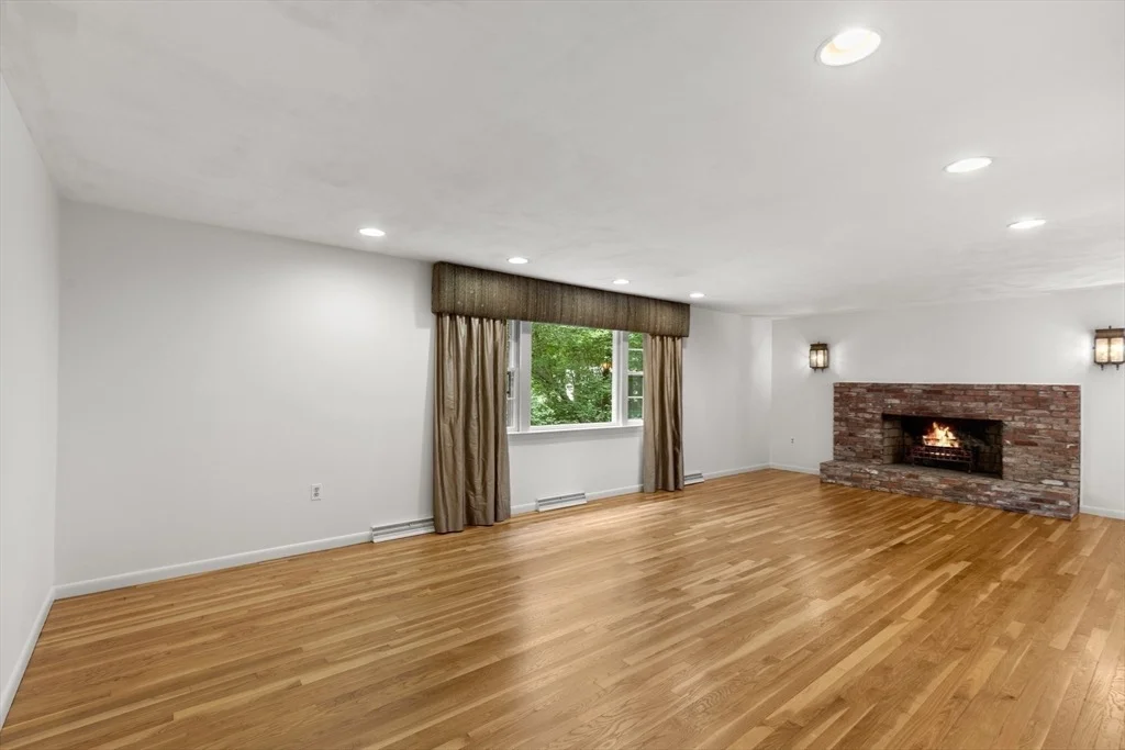 Photo of 14 Oxbow Rd