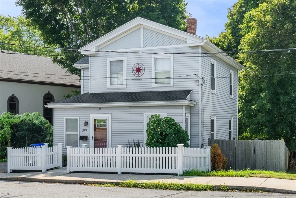 Photo of 10 Lafayette Rd