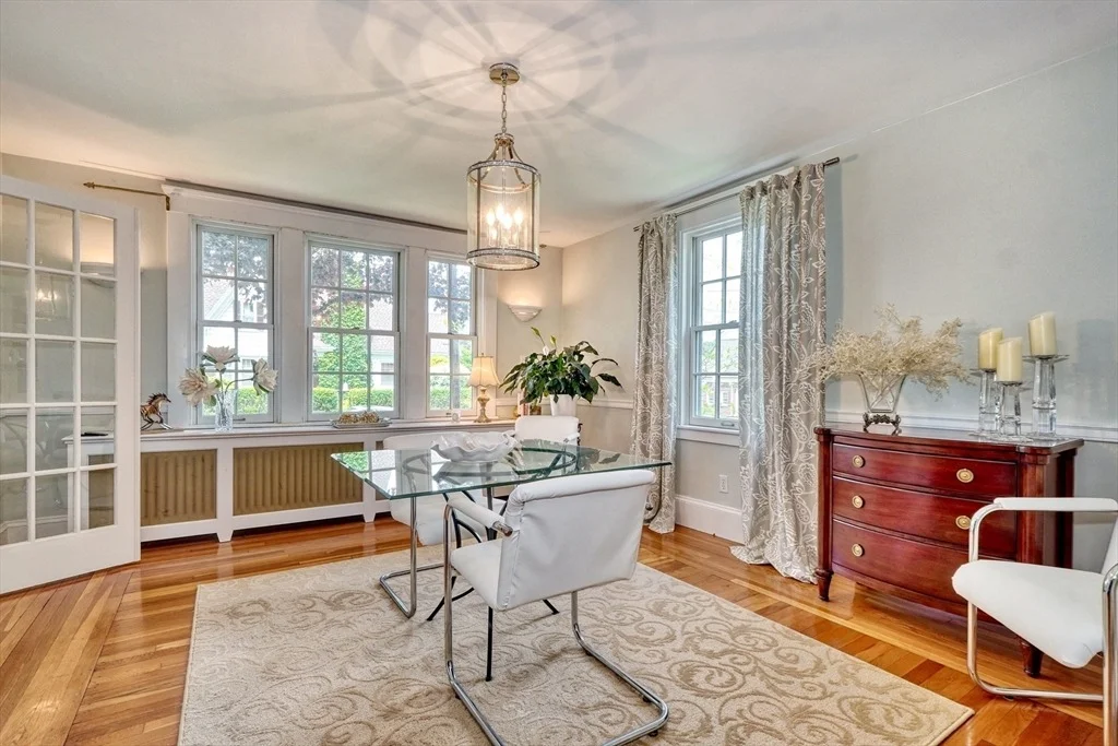 Photo of 17 Old Brook Cir