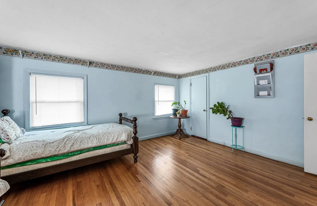 Photo of 135 Emerson St