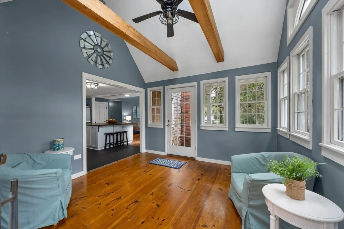 Photo of 2 Sharon Ln