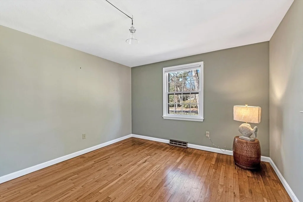 Photo of 26 Rainbow Ln