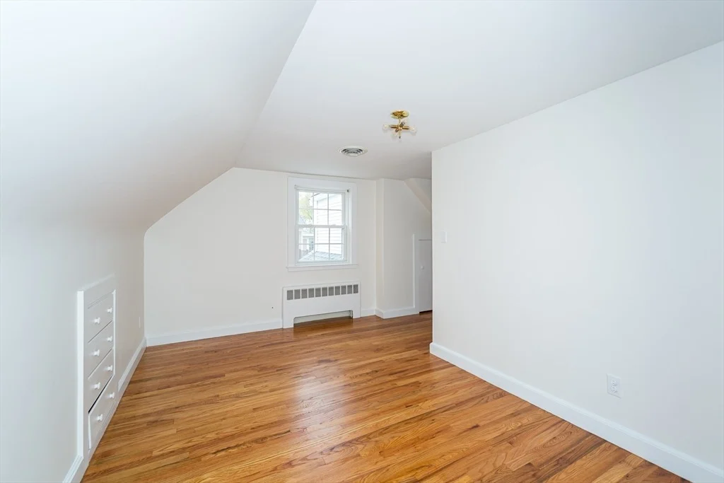 Photo of 250 Bacon St