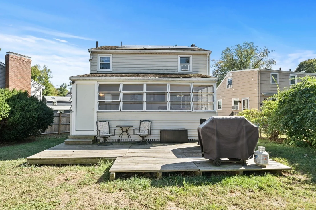 Photo of 18 Thompson Ln