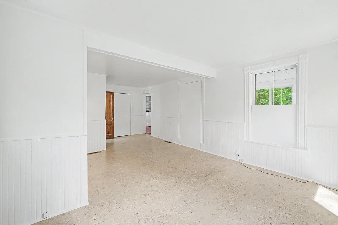 Photo of 293 Meadow Rd