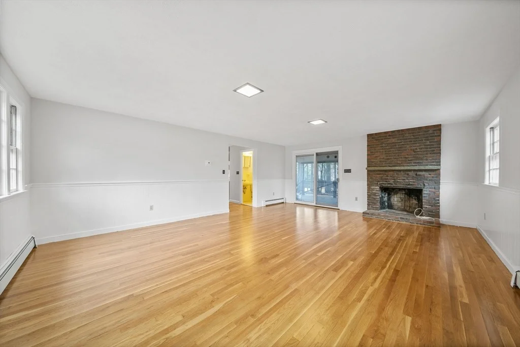 Photo of 7 Surrey Ln