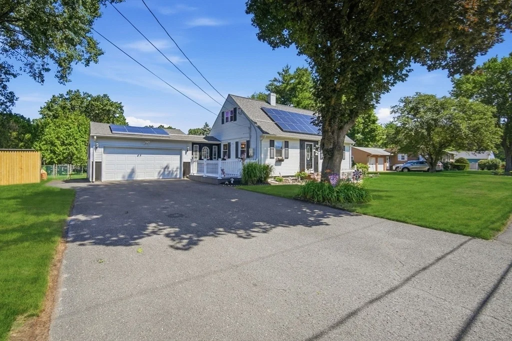 Photo of 22 Coronet Cir