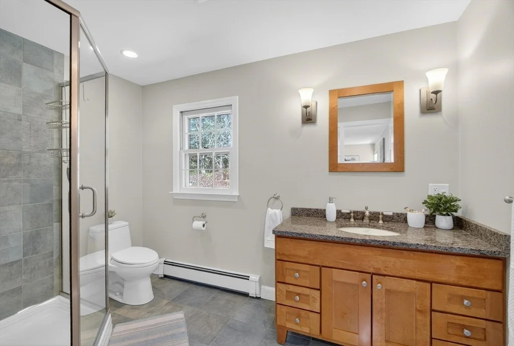 Photo of 18 Bromfield Rd