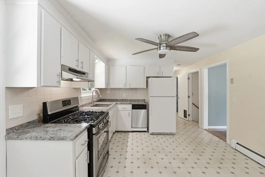 Photo of 46 Pinecroft Ave