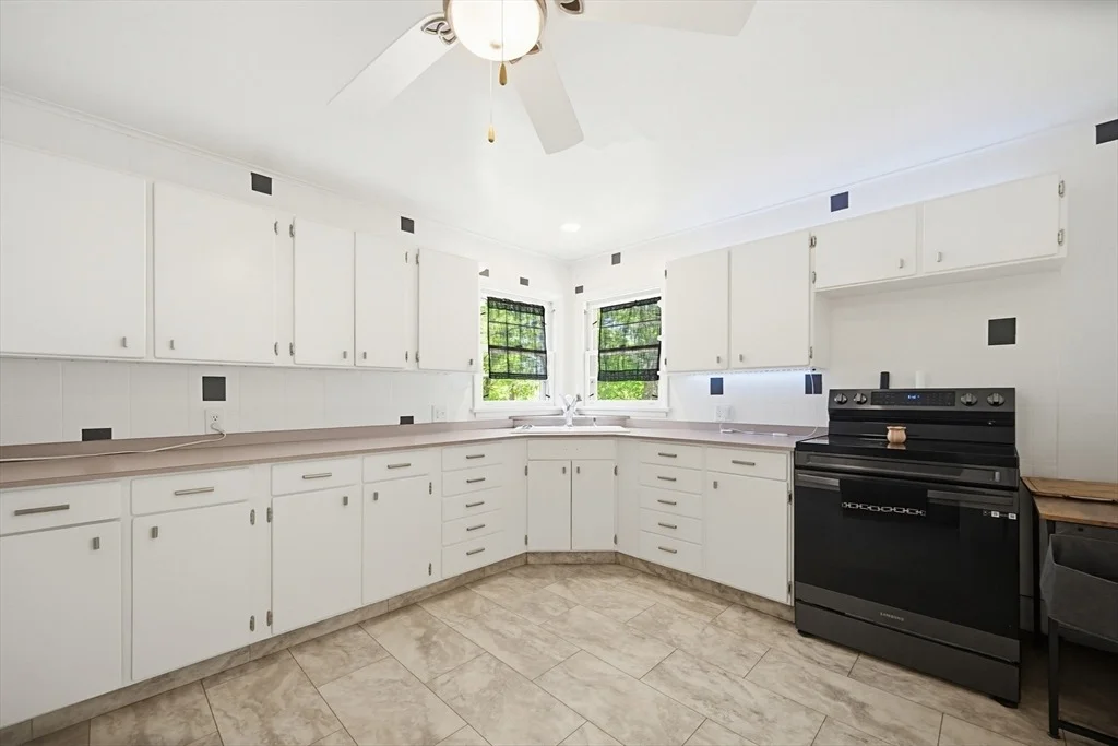 Photo of 101 Edgewater Dr
