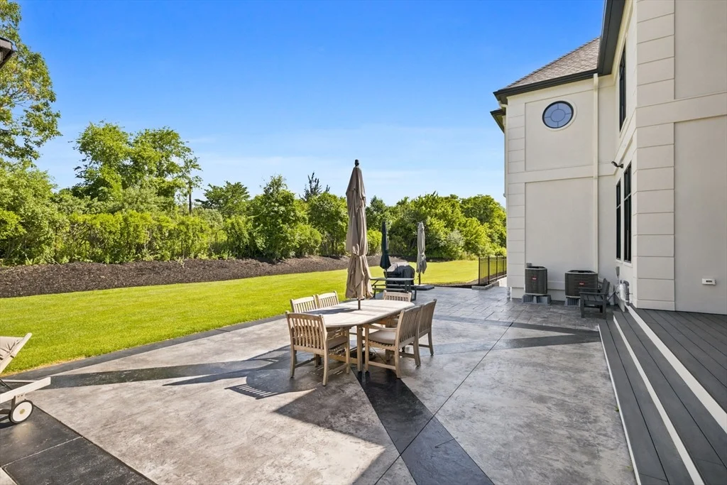 Photo of 19 Bridle Spur Ln