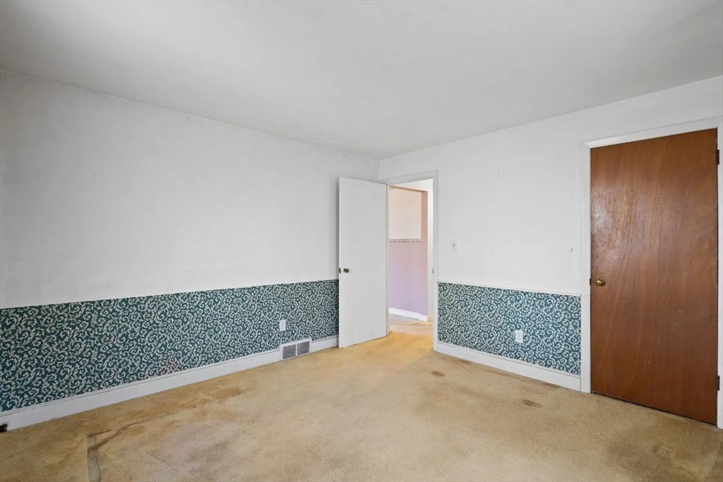 Photo of 14 Clay Pond Rd