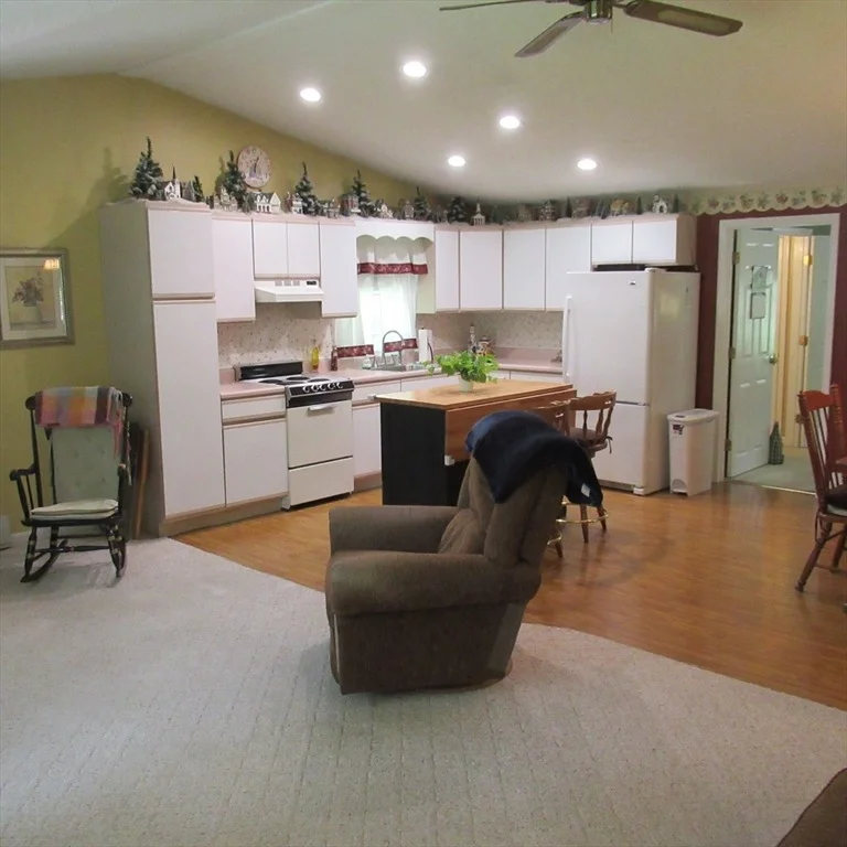 Photo of 82 Fox Ave