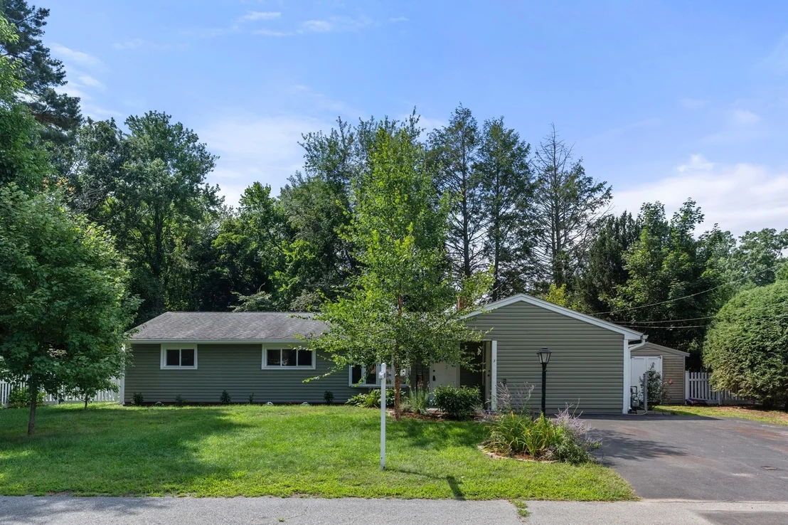 Photo of 1 Amory Ave