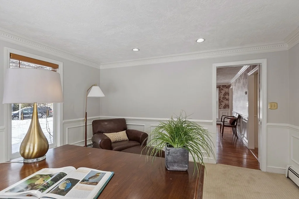 Photo of 7 Meadowbrook Cir