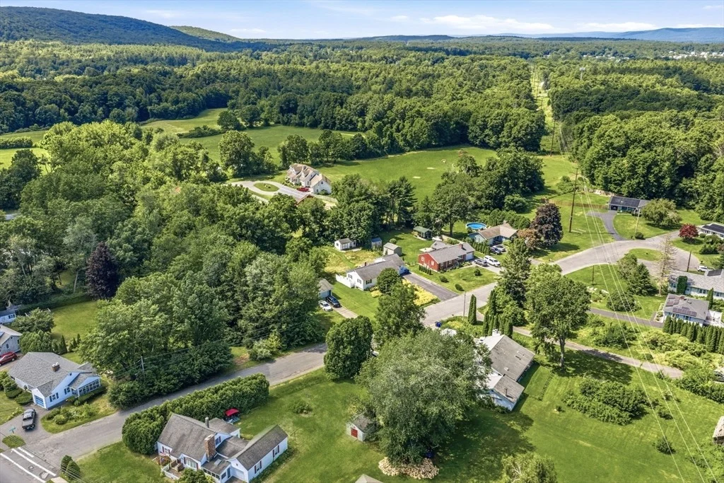 Photo of 8 Richardson Cir