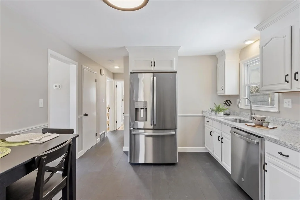 Photo of 6 Meadowbrook Dr
