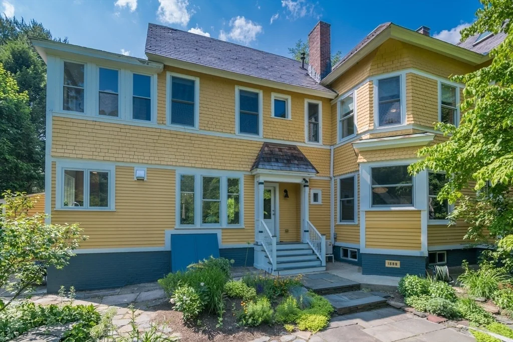 Photo of 75 Lyman Rd