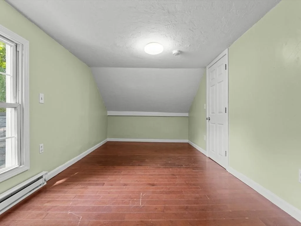Photo of 433 Main St