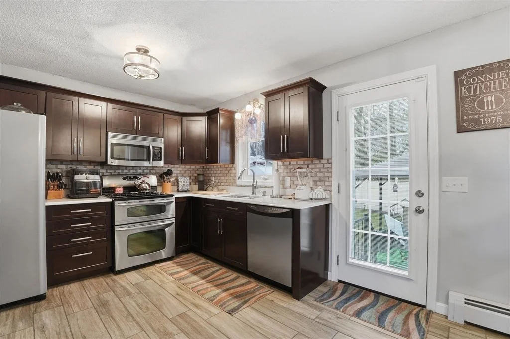 Photo of 572 Bartlett Street
