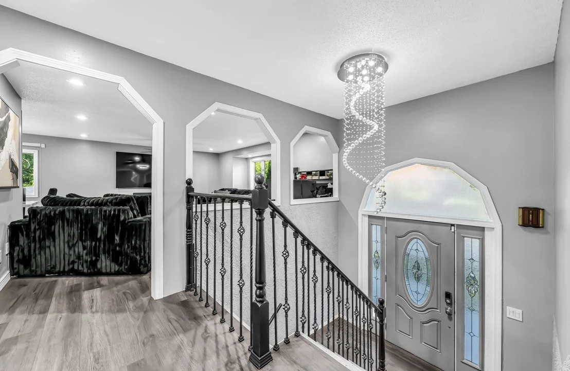 Photo of 10 Robert Dr