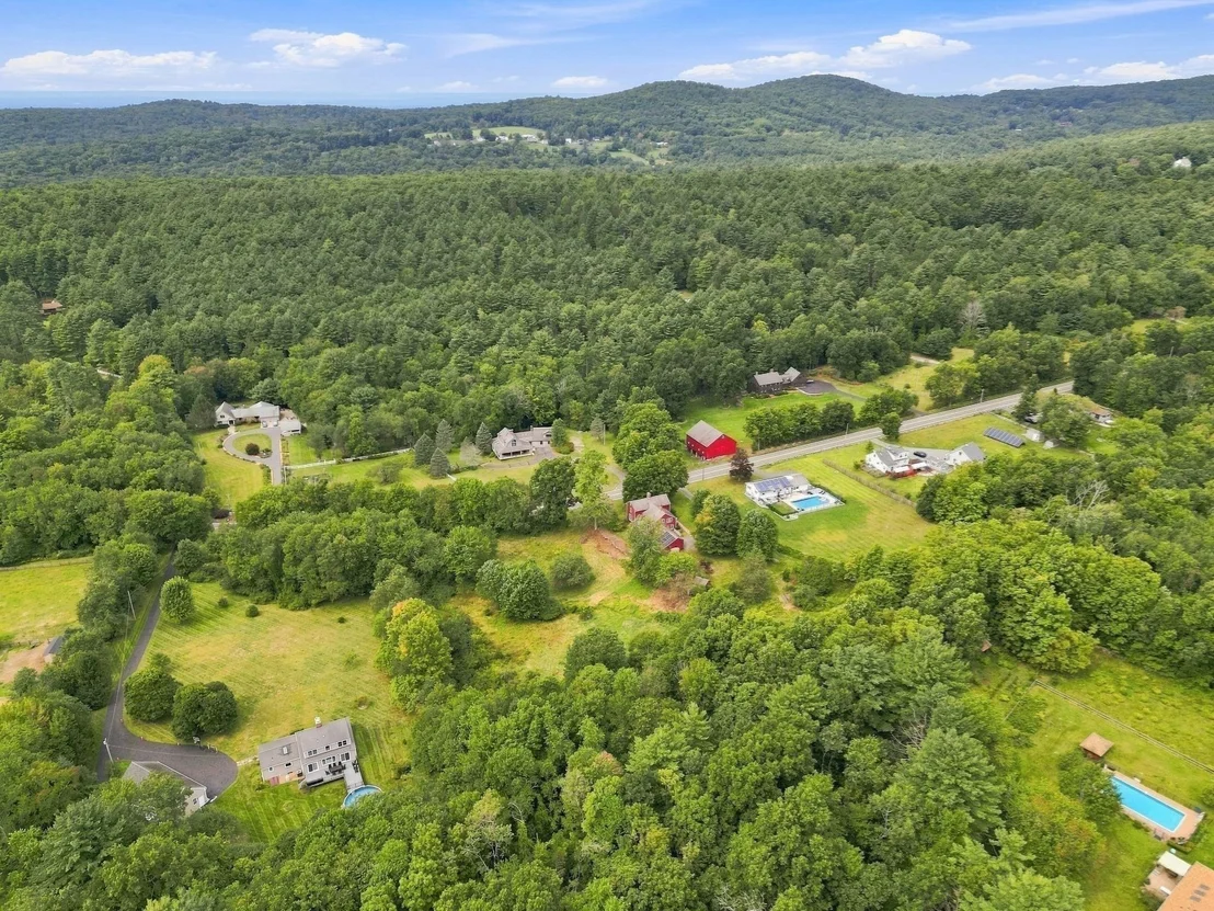 Photo of 180 Glendale Rd