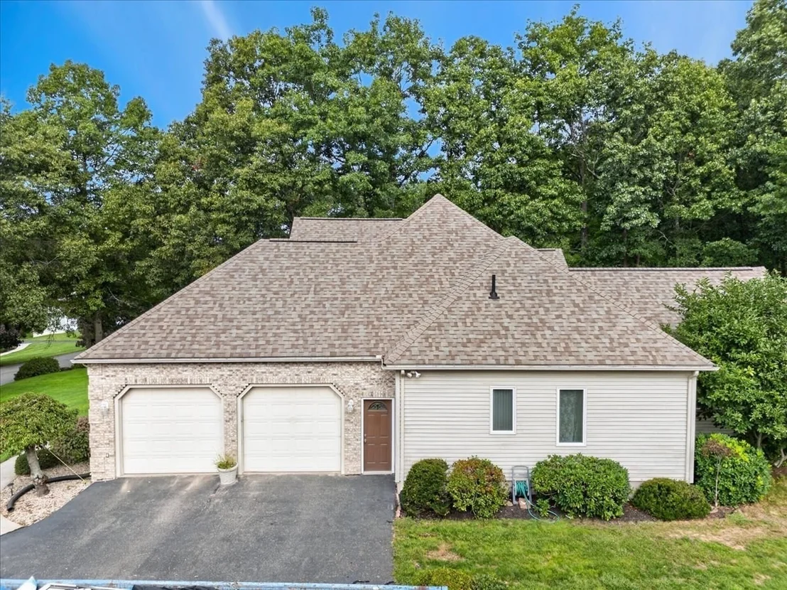 Photo of 31 Hillcrest Cir