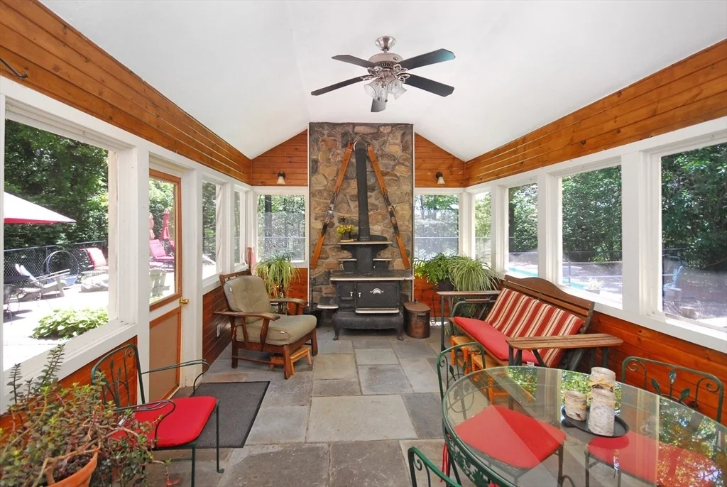 Photo of 7 Country Ln