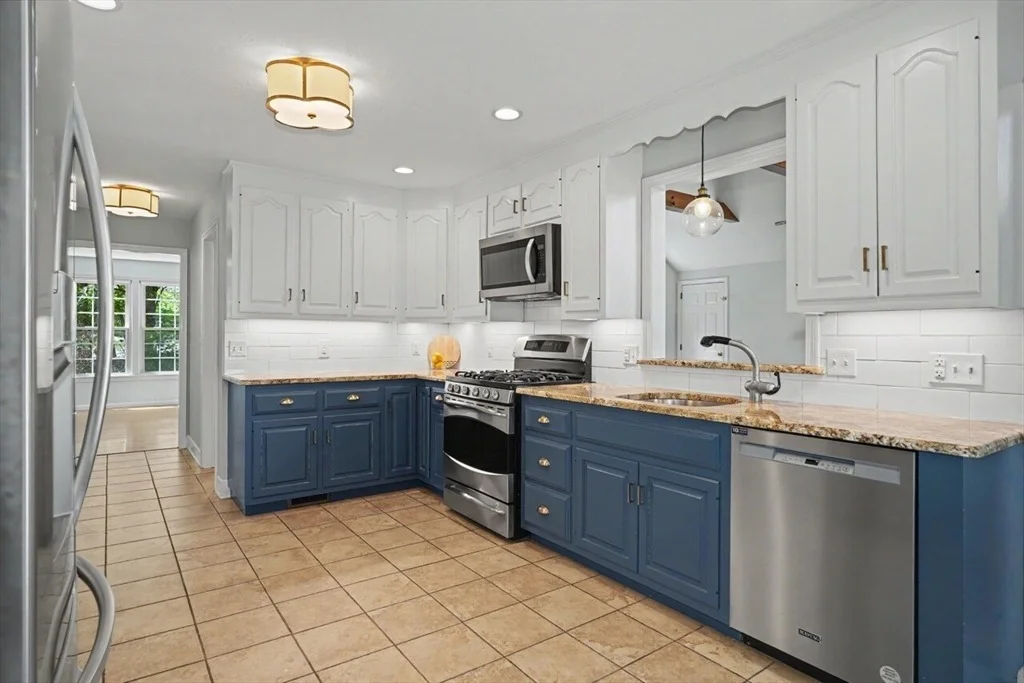 Photo of 215 Rolling Meadow Dr