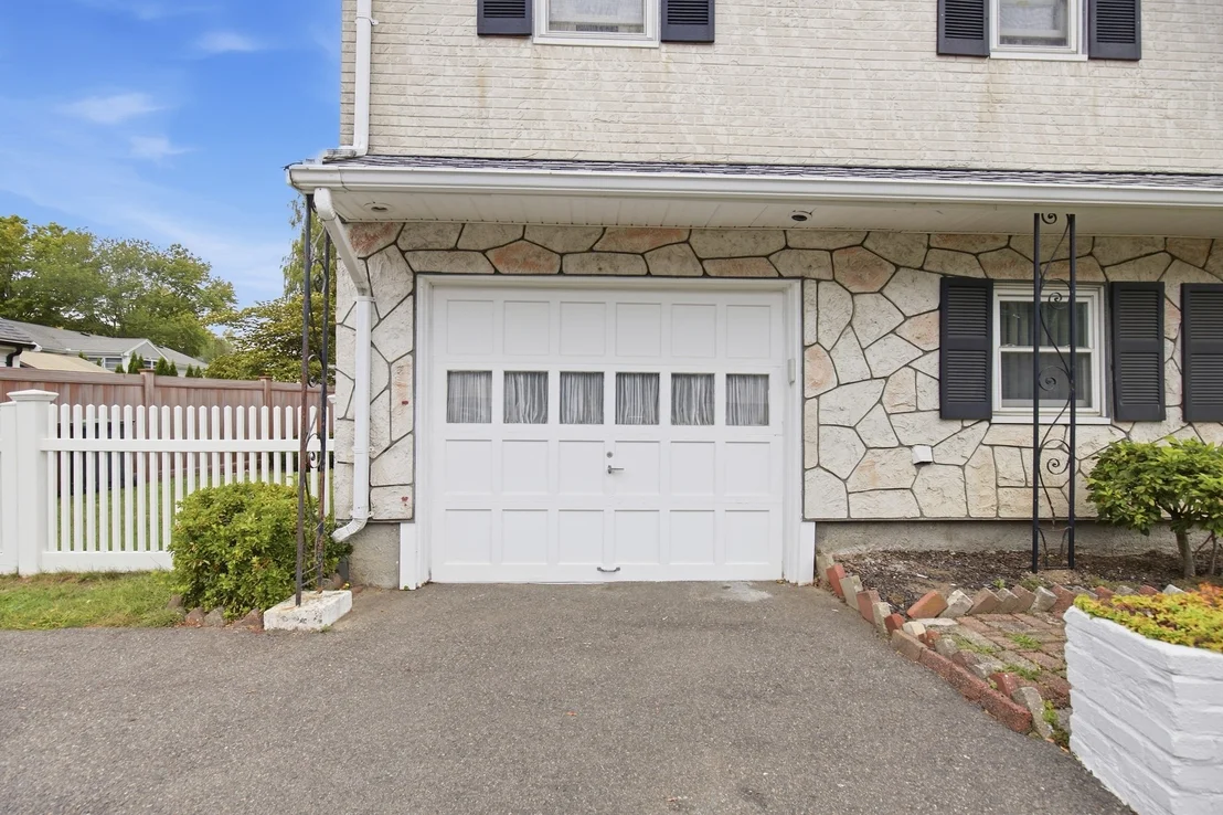 Photo of 37 Rustcraft Rd