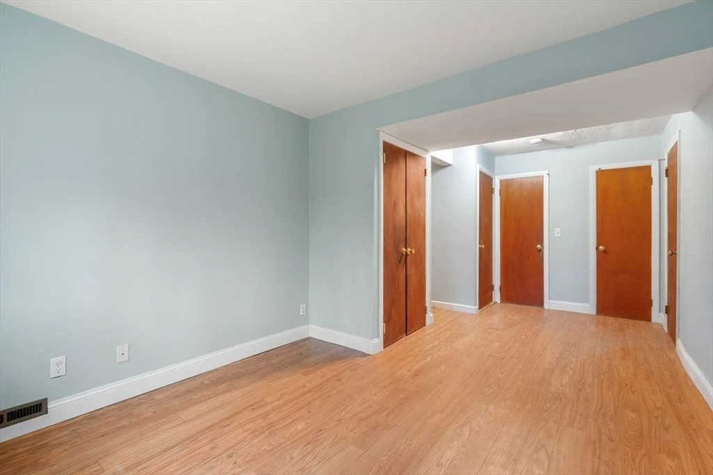 Photo of 18 Royce Rd