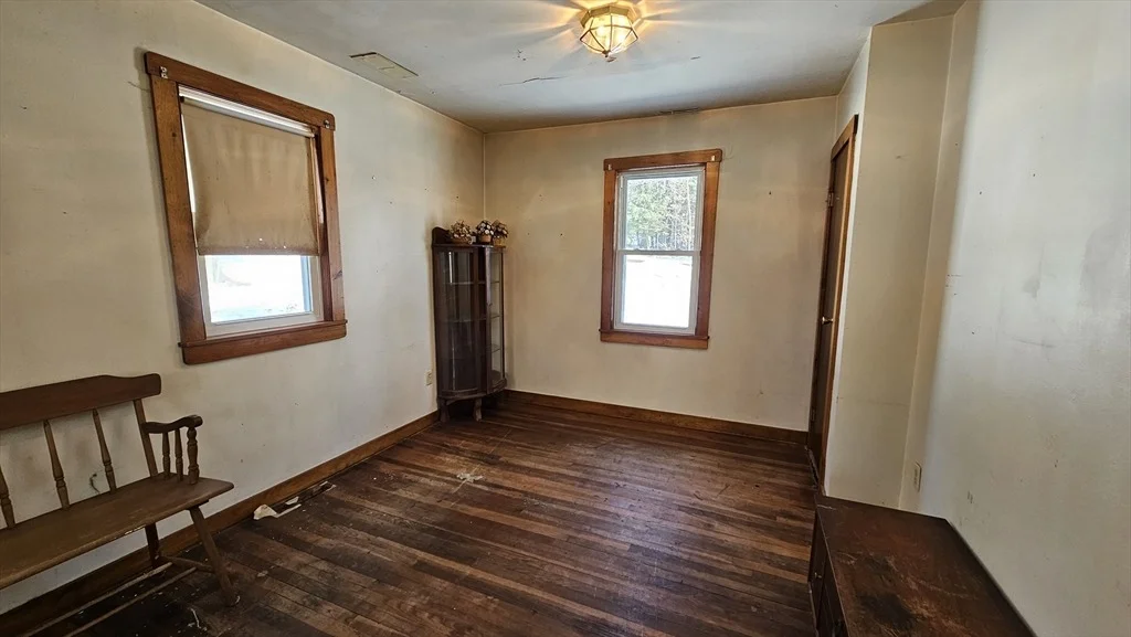 Photo of 749 Old North Road