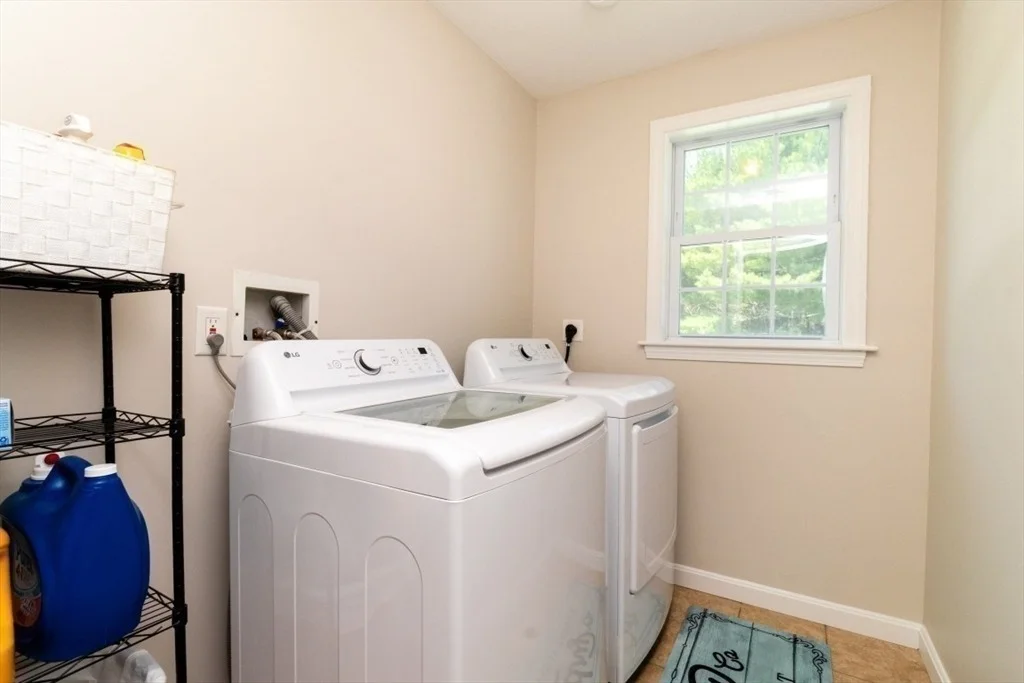 Photo of 264 Charge Pond Rd