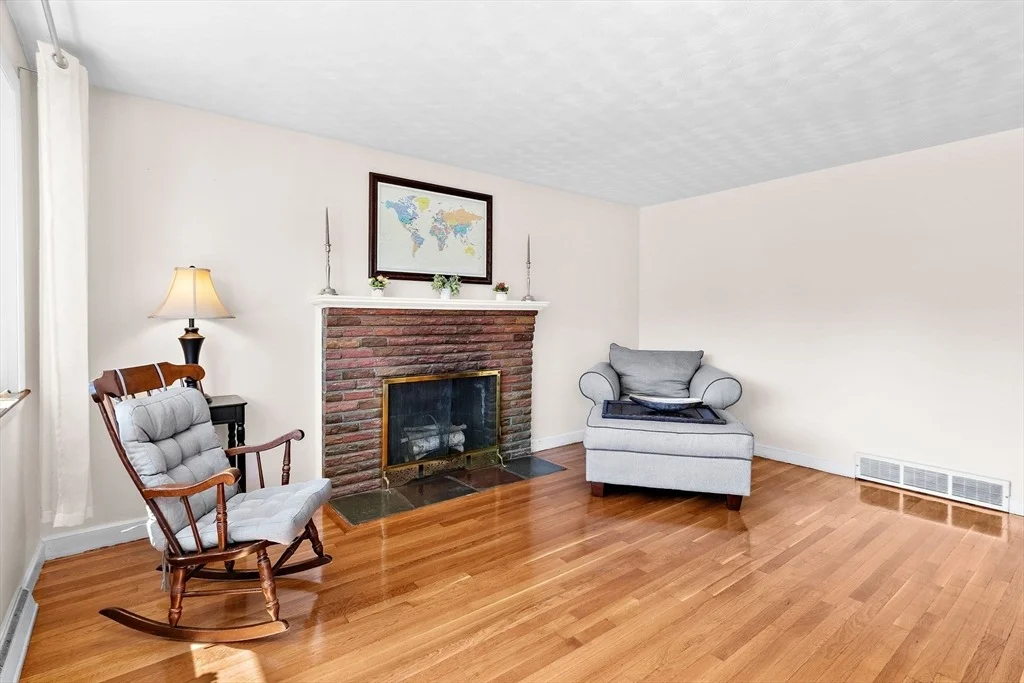 Photo of 472 Coronation Drive