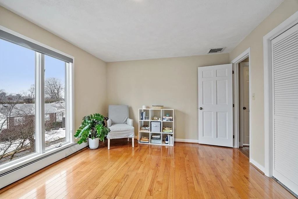 Photo of 10 Merrymount Dr
