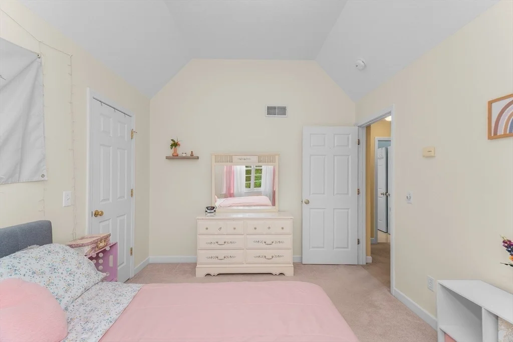 Photo of 113 Greenwich Plains Rd