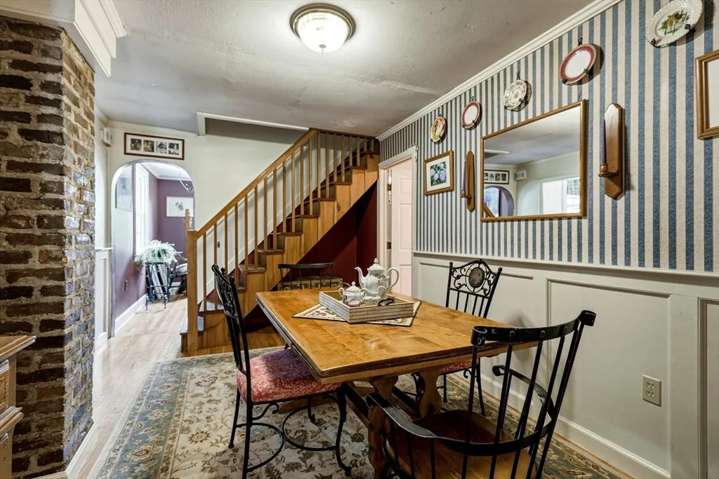 Photo of 460 State St