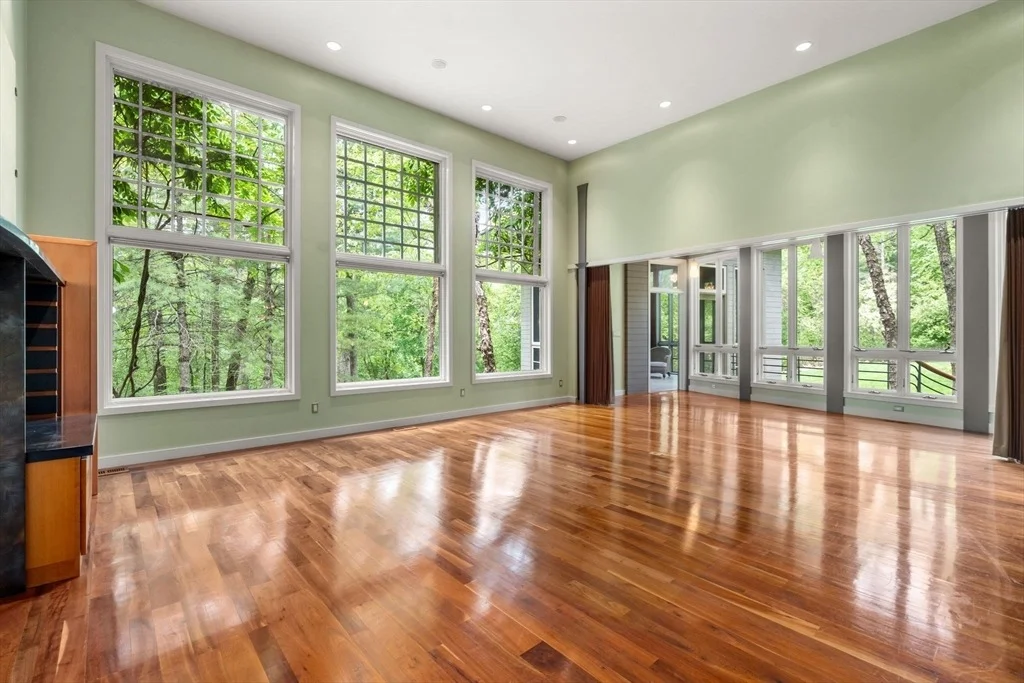 Photo of 44 Maple Street