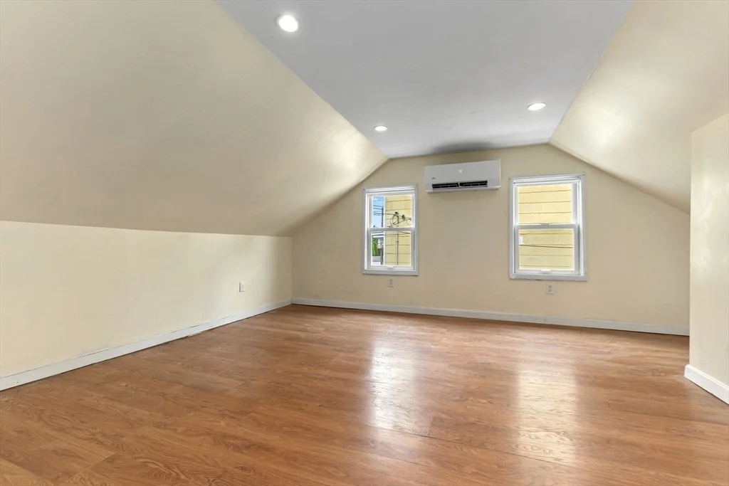 Photo of 31 Vincent