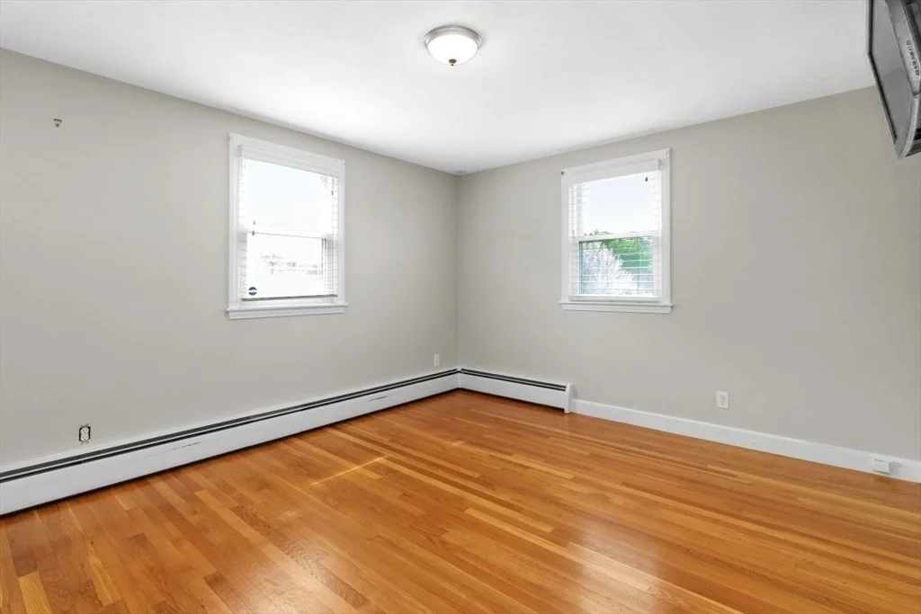 Photo of 120 Kingston Road