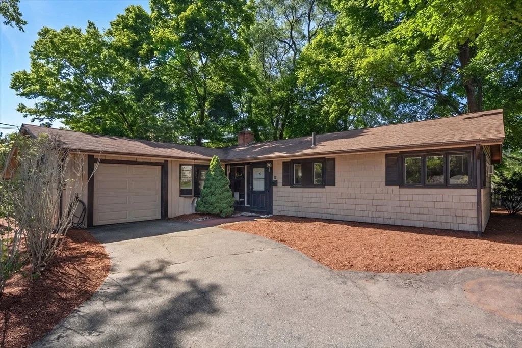 Photo of 11 Ruth Dr