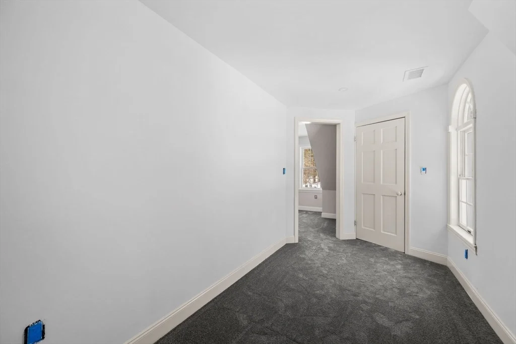 Photo of 935 King St