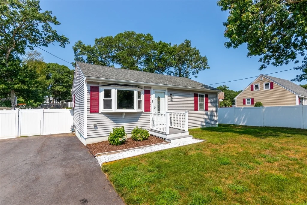 Photo of 4 Standish Ave